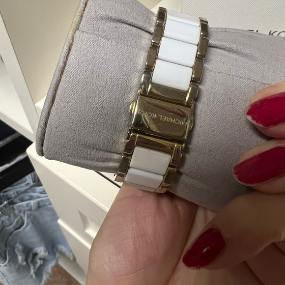 Michael Kors Women's Gold and White Watch - Picture 4 of 4